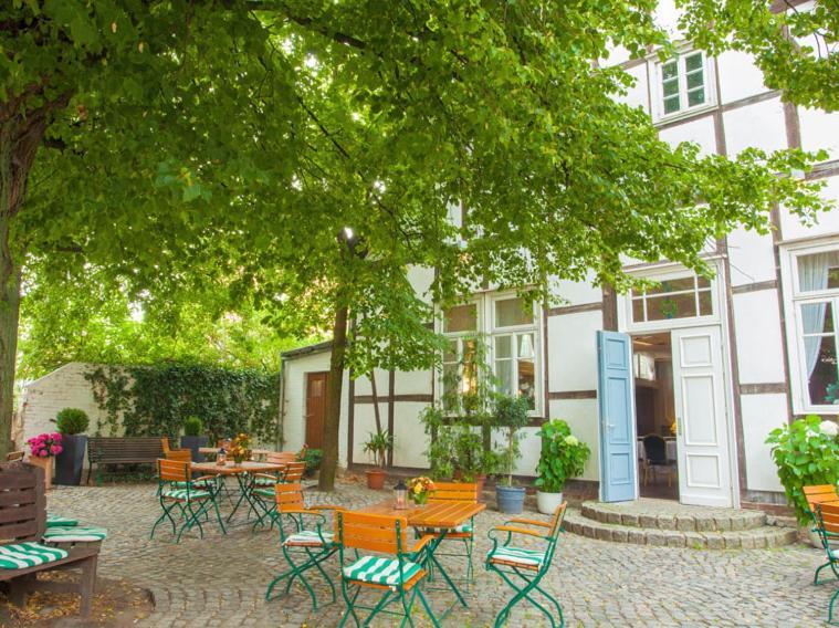 Landgasthaus & Hotel Lindenhof Königslutter am Elm Dış mekan fotoğraf