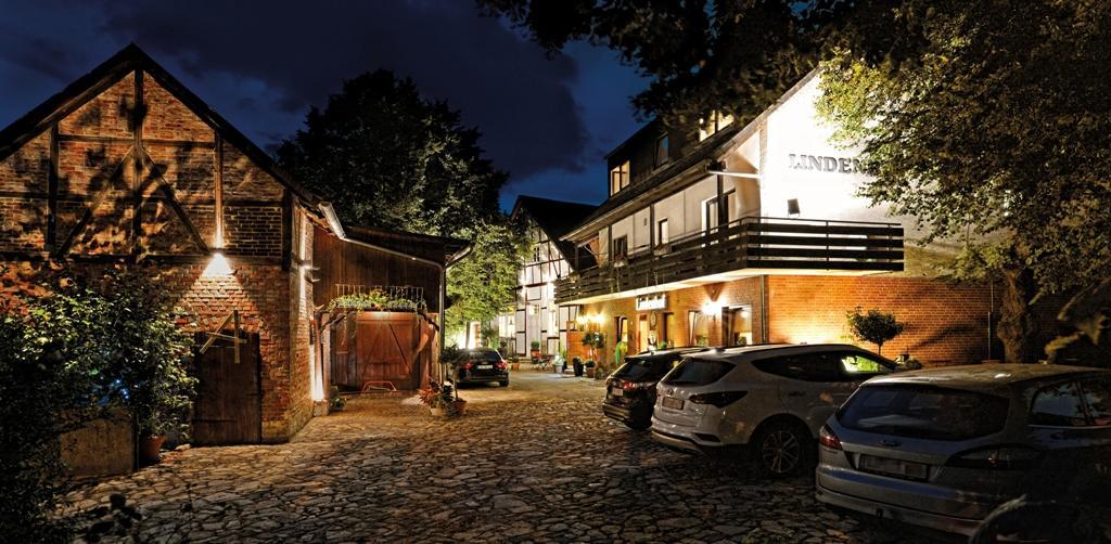 Landgasthaus & Hotel Lindenhof Königslutter am Elm Dış mekan fotoğraf